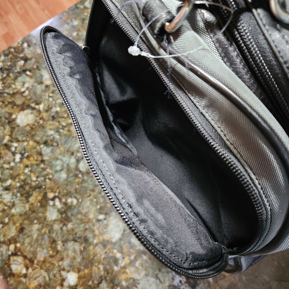 Large 24" COACH duffle travel cabin carryon gym bag nylon and leather with strap - Picture 9 of 14